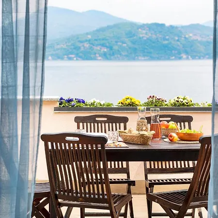 Ξενοδοχείο με διαμερίσματα Casa E Vela Oggebbio