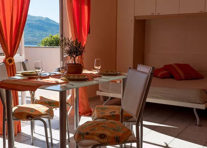 Casa E Vela Aparthotel Oggebbio